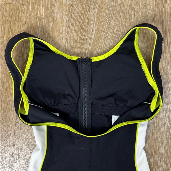 GiGi C Lacey Theo Romper One Piece Swimsuit Surf Suit Jumpsuit size Small - Picture 8 of 10